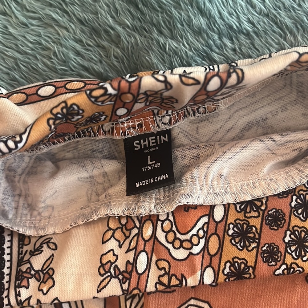 Shein - Picture 2 of 3